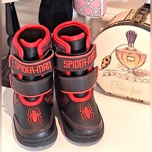 Spiderman Kids Boots Size 7 NWOT